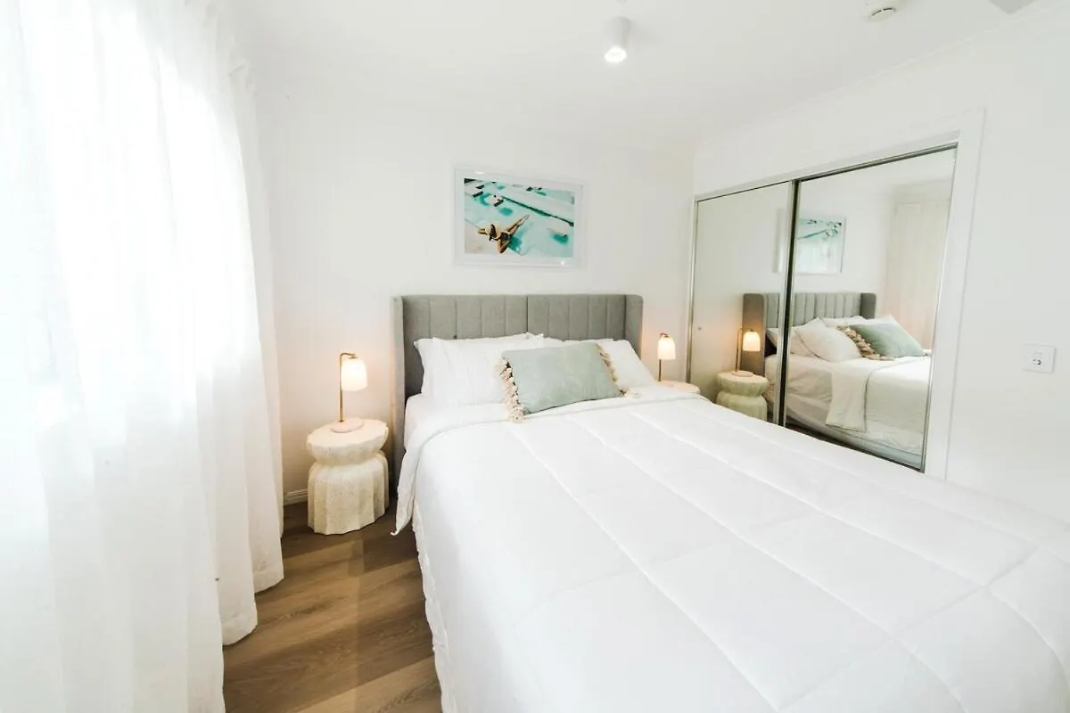 Elegant 1Br Coastal Escape In The Heart Of The Gc Apartment Gold Coast