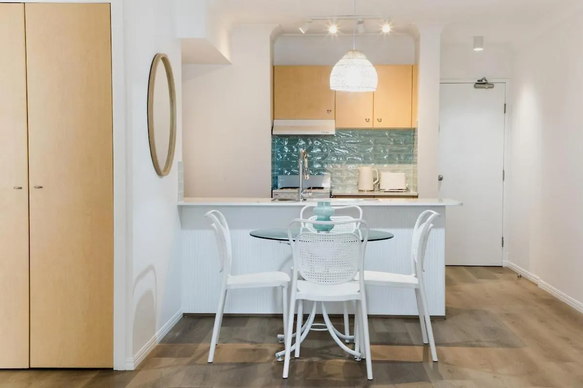 Elegant 1Br Coastal Escape In The Heart Of The Gc Apartment Gold Coast