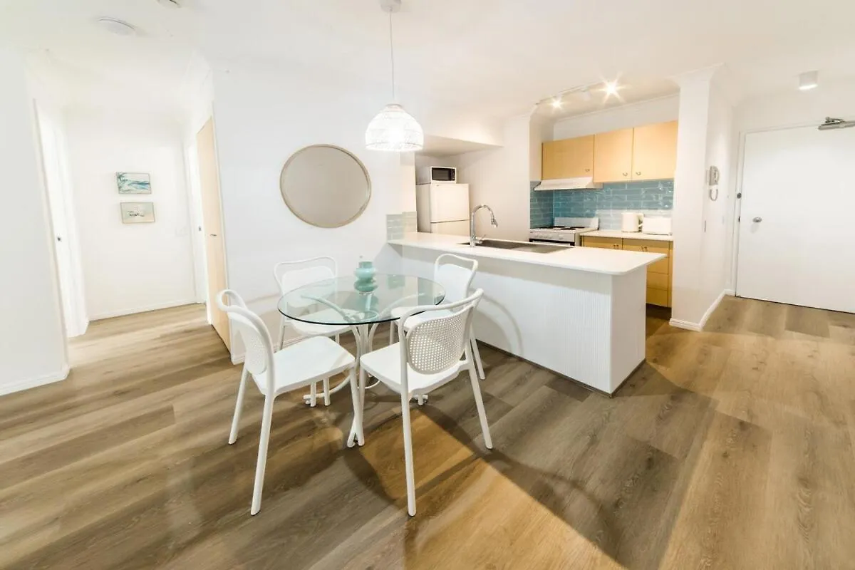 Elegant 1Br Coastal Escape In The Heart Of The Gc Apartment Gold Coast
